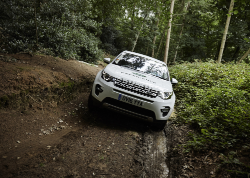 LAND ROVER AND THE PRINCE’S COUNTRYSIDE FUND HELP YOUNG FARMERS SOW SEEDS FOR SUCCESS WITH VEHICLE BURSARY