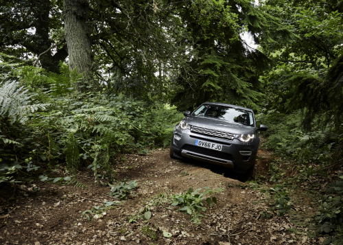 LAND ROVER AND THE PRINCE’S COUNTRYSIDE FUND HELP YOUNG FARMERS SOW SEEDS FOR SUCCESS WITH VEHICLE BURSARY