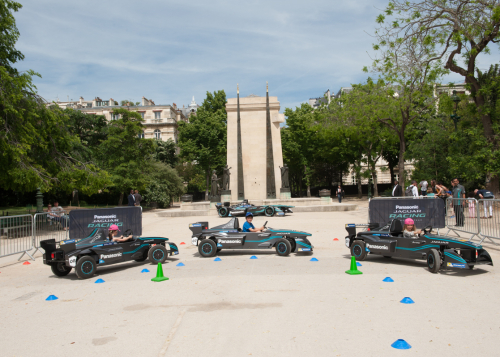L’ÉQUIPE PANASONIC JAGUAR RACING INSPIRE UNE NOUVELLE GÉNÉRATION  DE PILOTES AVANT l’E-PRIX DE PARIS
