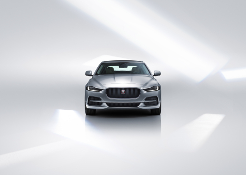 NOUVELLE JAGUAR XE   EXTÉRIEUR AMÉLIORÉ, LUXUEUX INTÉRIEUR REVISITÉ ET NOUVELLES TECHNOLOGIES INTUITIVES