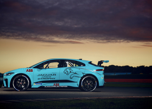 JAGUAR CRÉE L’ÉVÈNEMENT EN LANÇANT UN CHAMPIONNAT DE VÉHICULES ÉLECTRIQUES