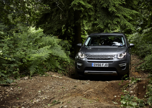 LAND ROVER AND THE PRINCE’S COUNTRYSIDE FUND HELP YOUNG FARMERS SOW SEEDS FOR SUCCESS WITH VEHICLE BURSARY