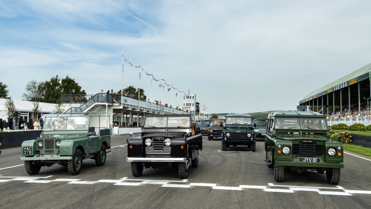 JLR HONOURS QUEEN ELIZABETH II WITH UNIQUE GOODWOOD REVIVAL PARADE 