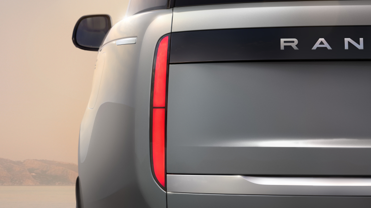 SUMMER SEASON: RANGE ROVER ELECTRIC AT CURATED GLOBAL EVENTS