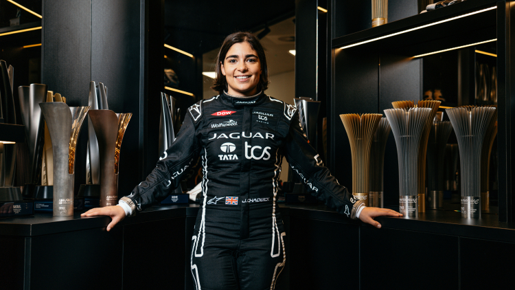 JAMIE CHADWICK AND LILOU WADOUX TO DRIVE FOR JAGUAR TCS RACING IN WOMEN’S TEST