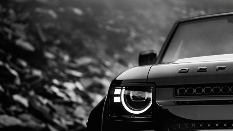 DEFENDER OCTA BLACK: THE TOUGH LUXURY 4X4 ROCK STAR