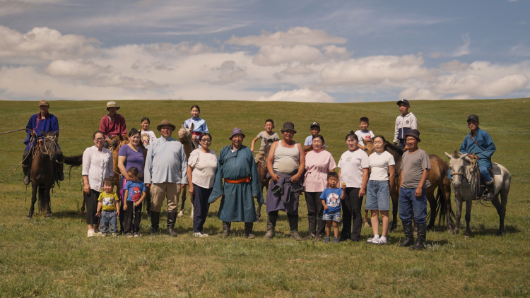 DEF_AWARDS_MAX_MUENCH_101025_04