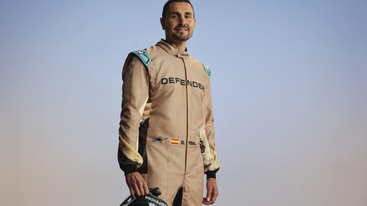 DEFENDER DAKAR D7X-R REVEALED IN ALL-NEW COMPETITION LIVERY AHEAD OF JANUARY 2026 DAKAR RALLY DEBUT