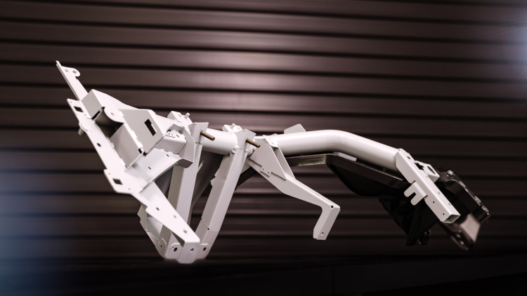 JLR führt neue Armaturenbrett-Sicherheitsstruktur ein und spart jährlich mehr als 50.000 Tonnen CO₂ ein