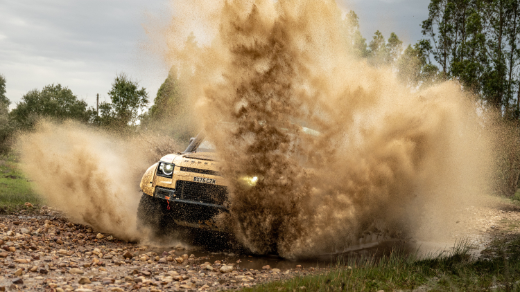 DEFENDER RALLY COMPLETE THE BP ULTIMATE RALLY-RAID PORTUGAL AT TOP OF THE CLASS