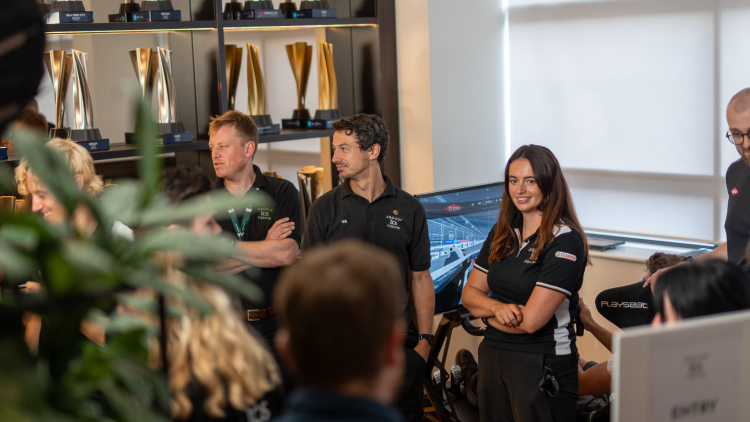 J_TCS_Racing_SimulatorRelayGWR_110826_002
