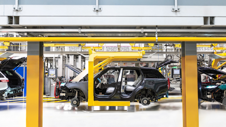 RANGE ROVER ELECTRIC: SOLIHULL