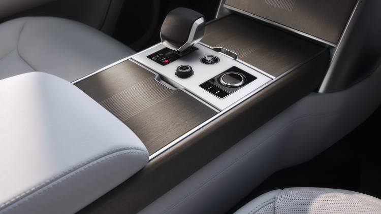RANGE ROVER ELECTRIC: INTERIOR