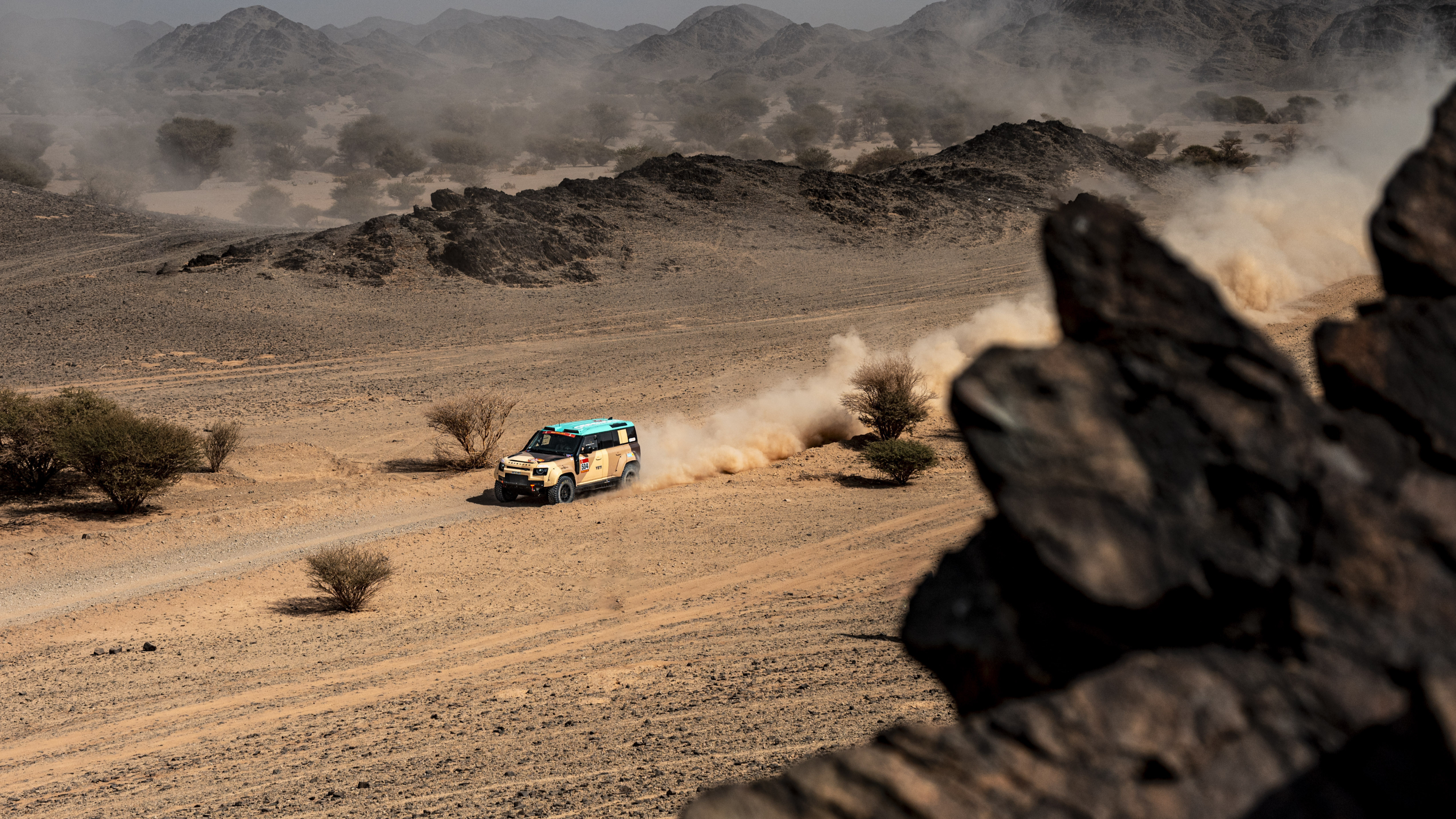 DEFENDER RALLY BREAKS NEW GROUND IN ARGENTINA WITH ALL-FEMALE CREW